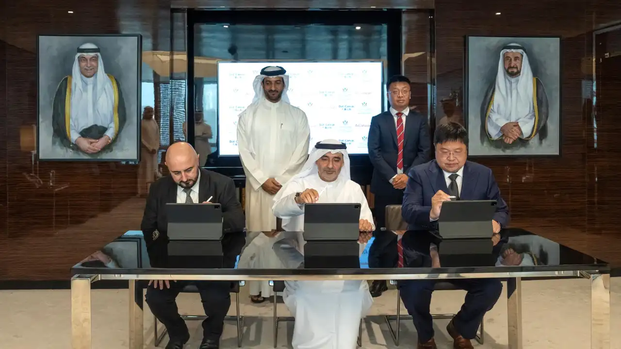 ابتكار رقمي جديد.. سلطان بن أحمد يشهد توقيع مذكرة تفاهم ثلاثية في الشارقة